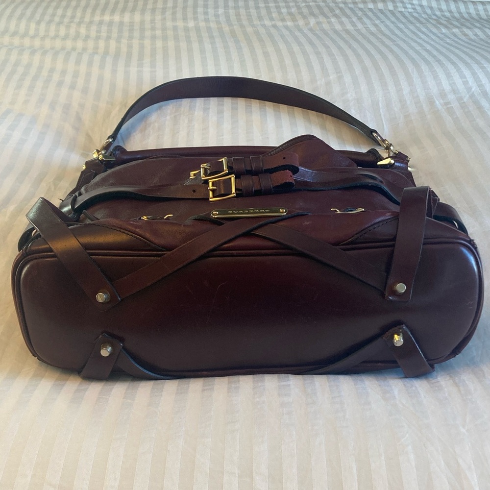 Burberry Bridle Gosford Hobo Bag in Burgundy Lambskin - Picture 5 of 17